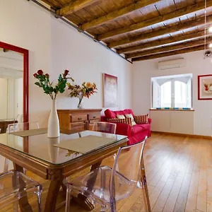 https://piazza-barberini.it-romehotels.com